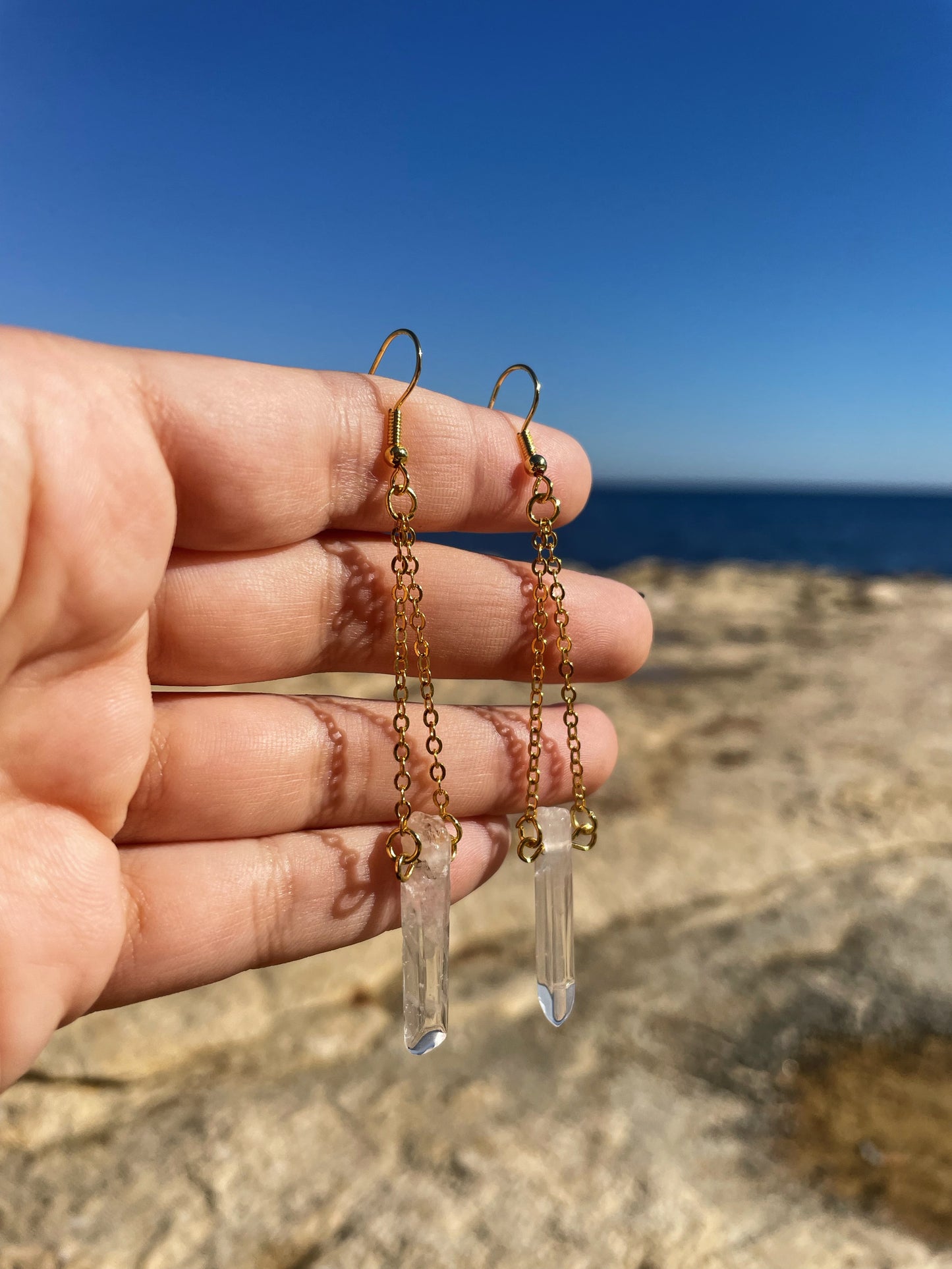 Glass Quartz Dangly Gold Earrings