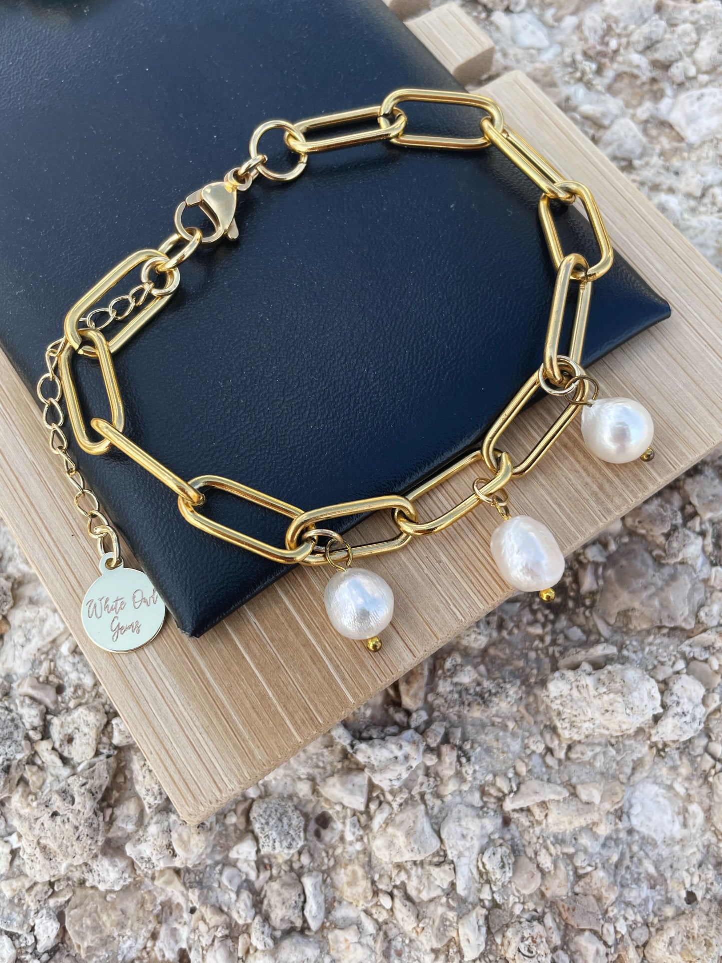 Mother of Pearl Chunky Chain Gold Bracelet